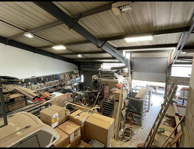 INDUSTRIAL PROPERTY TO RENT IN HENNOPSPARK